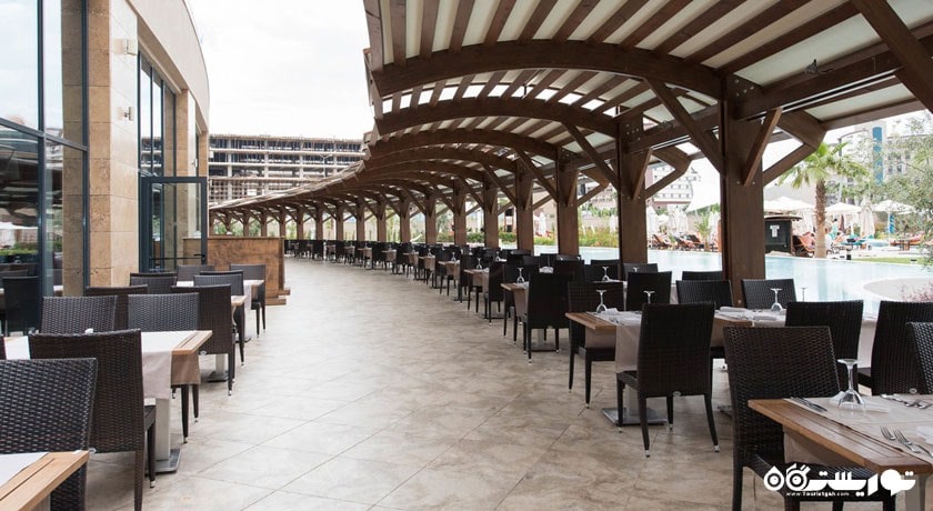 رستوران فضای باز هتل آسکا لارا 